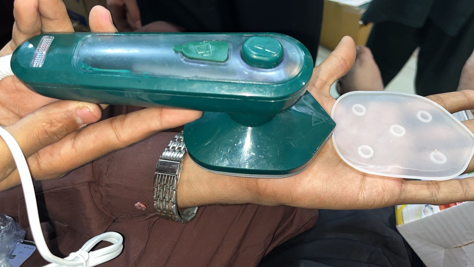 Steam Iron Powerful Performance Smooth,Reliable Daily Use